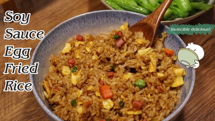 Easy And Delicious Fried Rice with Soy Sauce And Eggs