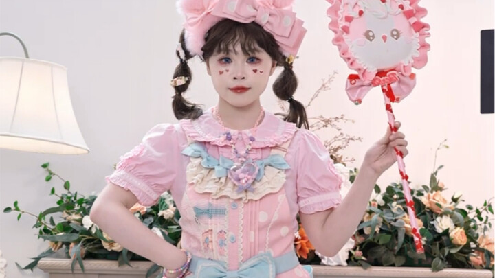 Apakah banyak orang sudah punya warna merah muda dari set Lolita ini?