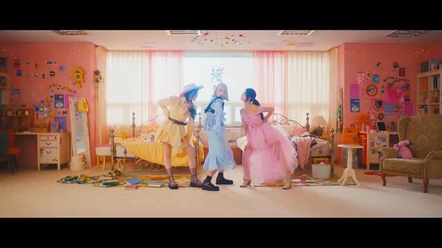 Stayc - Stereotype M/V