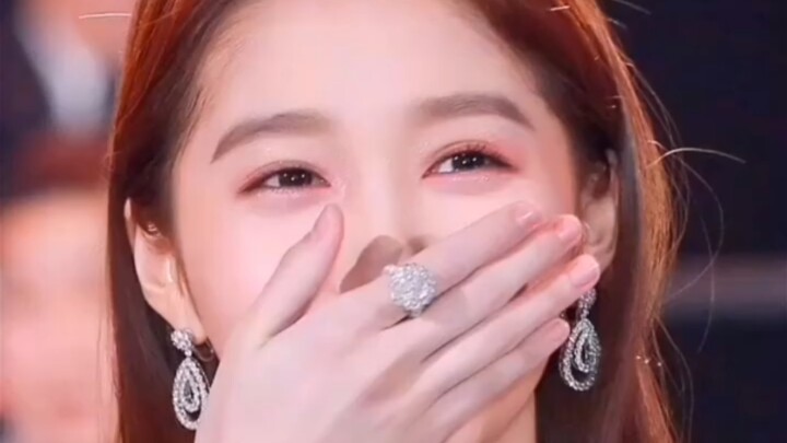 #Guan Xiaotong #Lu Han chose Guan Xiaotong at the height of his fame—she really didn’t bet wrong. Wi