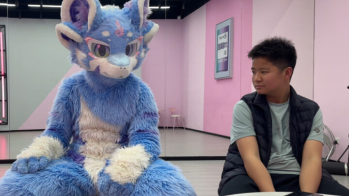 Eksplorasi Tari Qian Chen ~ (Bagaimana Cara Menari dengan Baik dalam Kostum Binatang?)