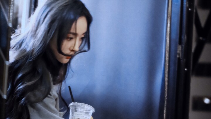 Saya juluki dia selebriti wanita dengan gaya paling keren! OOTD-nya selalu sempurna!! (Yang Mi – Kol