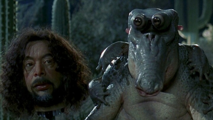 An alien disguised as a human was instantly spotted by an interstellar agent