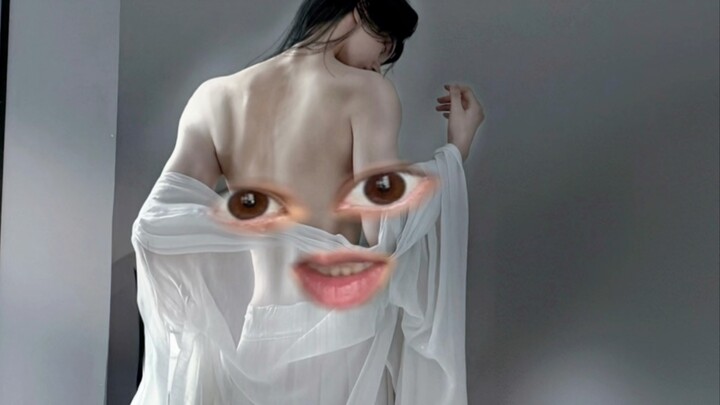 “The Story of the Boss Obsessed with Taking Back-View Bodybuilding Photos”