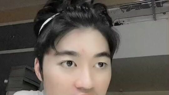 Levi kok pendek