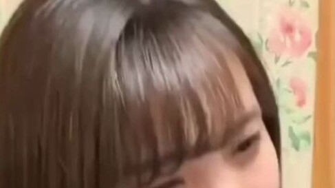 【ikura】Singing "夜に駆ける" in the live broadcast room, the little sister is so cute