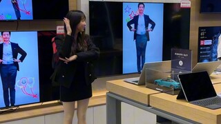 When I secretly played Mr. Lei's video in the Xiaomi store