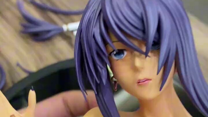 The figure actually uses a European scarf made of pure cloth?