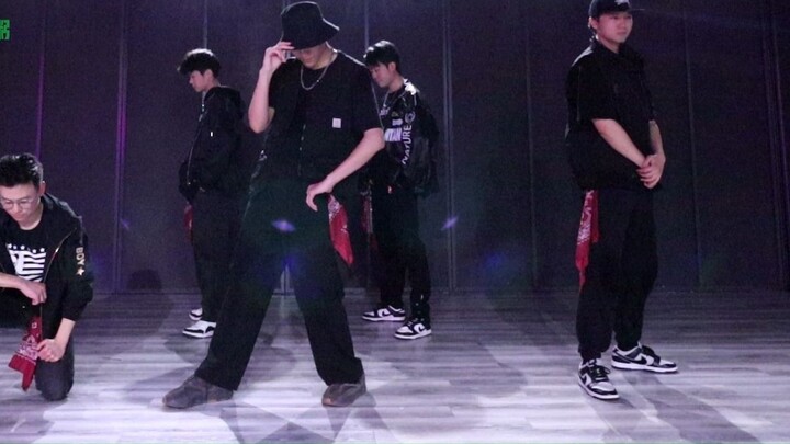What? LOL commentator can actually dance to a boy band?! [GOT7-Hard Carry]