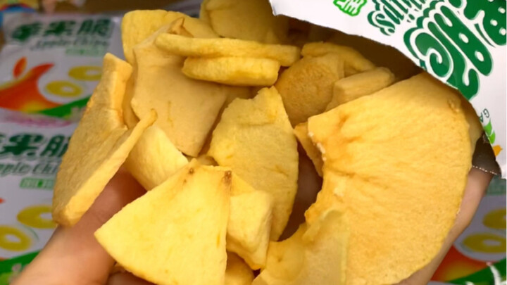 You can always trust the snacks chosen by airlines.