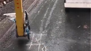 You all played it when you were a kid, excavator vs shovel car