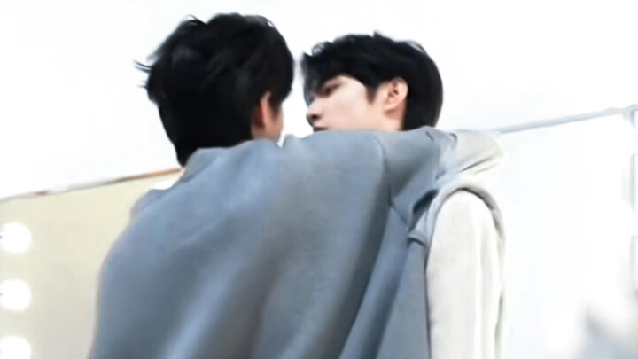 Bowl, basin, hug... help... just let Xuan hang on me, waiting for my brother to comfort me
