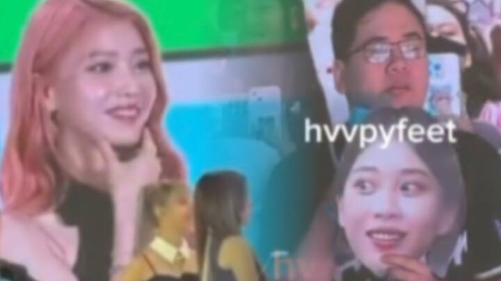 同一个婷丝 同样的KCON 他又带着同样的表情包又一次吸引了小婷的注意！&一些随机倍速舞蹈挑战Shut down&Unforgiven