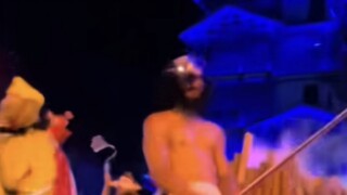 Lisa都自愧不如！！张家界沙僧穿短裙放飞自我火了：会撒娇会卖萌，还会跳舞蹦迪！游客：很特别，有吸引力！！！