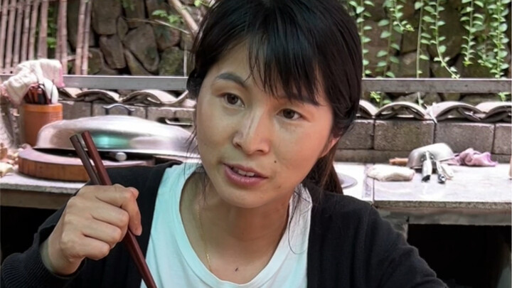 อิจฉาพวกหนุ่มสาวที่มีวัฒนธรรมจริงๆ ฉันต้องพูดบทเดียวหลายรอบเลย ขอบคุณทุกคนที่ให้กำลังใจและสนับสนุน ต