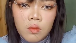 memangnya aku boneka?