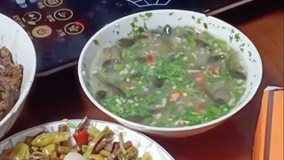 Hanya orang pemberani yang berani makan seperti ini