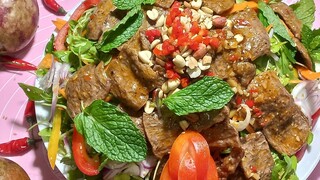 bò chay sốt chanh dây. 25k rẻ ngon đải tiệc tuyệt vời.