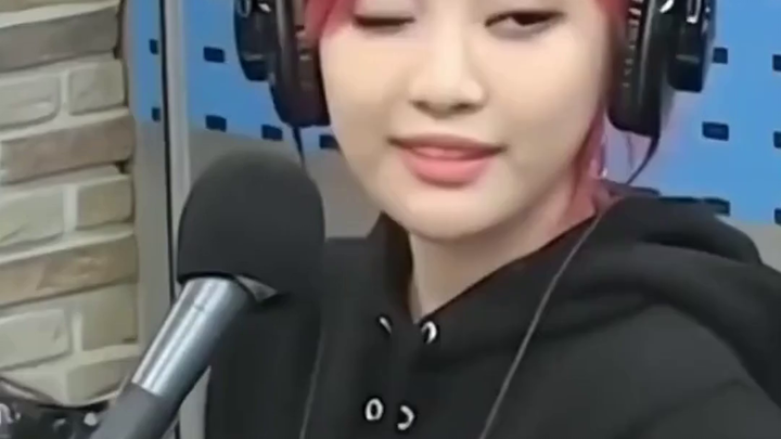 MV paling lucu sepanjang masa: Esra kembali dengan lagu baru, Yoo Jeong‑min merobek spion belakang d