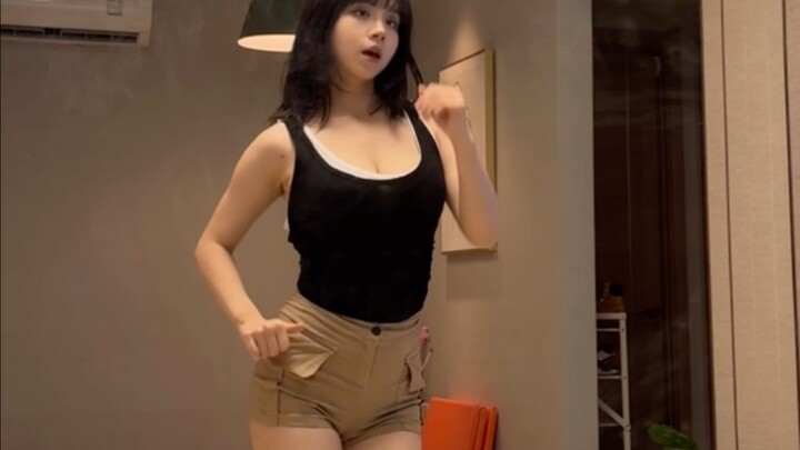 Nhảy như thể đang say rượu giả theo điệu nhảy "Shake It" (phiên bản mở lại)