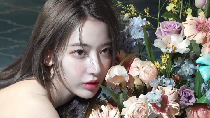 Behind-the-scenes of LE SSERAFIM's debut album concept photos