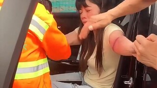 Sedih! Sang anak tenggelam saat berusaha menyelamatkan teman sekelasnya, dan sang ibu pingsan di ten