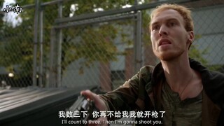 闪电侠里的有趣互动；😂“你可以抢劫任何人，可偏偏选中了我”