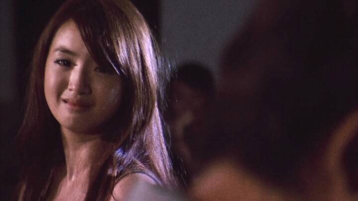 Mâu thuẫn mà tự hợp, tỉnh táo mà đắm chìm