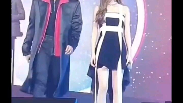 aa I would prefer them to be partners 😭😭