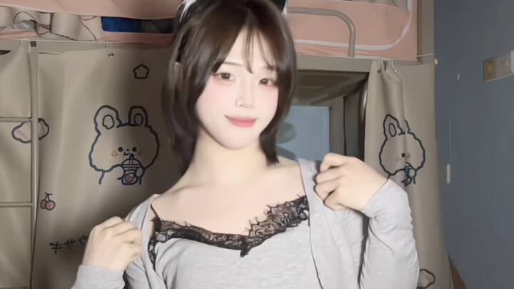 Why did my roommate suddenly turn off the lights? I can’t accept this.
