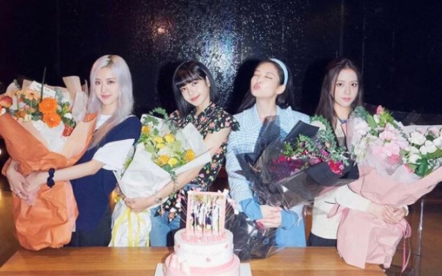 วิดีโอนี้จะบอกคุณว่า BLACKPINK เป็นที่นิยมหรือไม่