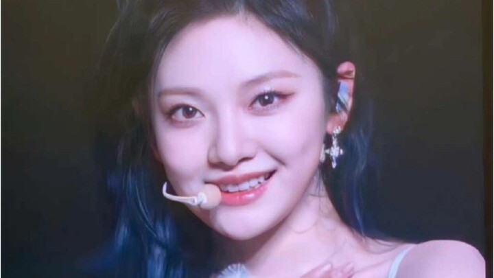 A heavenly live performance is here! aespa’s Ningning’s Seoul “Thirsty” live feed!