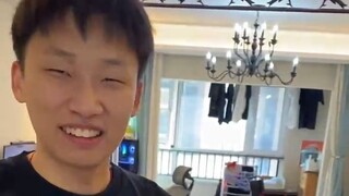 My roommate's baffling antics totally blew my mind—do you guys have roommates like this too? It's hi