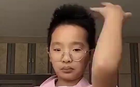 【影后钟美美】东北小孩模仿老师生病了哈哈哈哈戏精