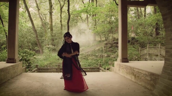 การเต้นรำต้นฉบับ "Chi Ling" โดย Yueji Dance Studio