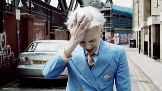 MV เพลง Crooked - G-dragon