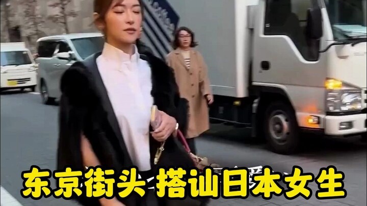 Street Pickup: Chatting Up Japanese Girls in Tokyo