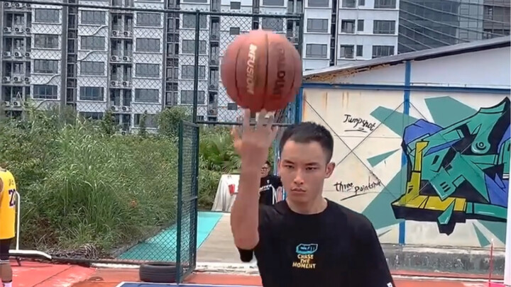 Đã nói cùng nhau làm ngầu, sao cuối cùng tôi lại thành ảnh meme vậy?