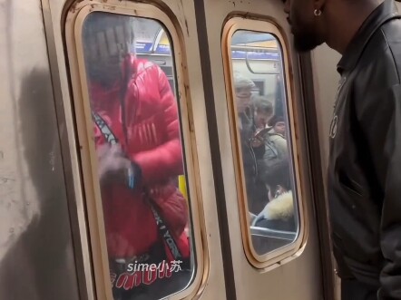 รถไฟใต้ดินนิวยอร์กติดตั้งแผ่นโลหะป้องกันจำนวนมากเพื่อลดพฤติกรรมหนีค่าโดยสาร