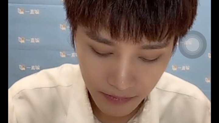 وين تاي إيل، لقد تكتمتُ على موقفك خلال حفل التوقيع لفترة طويلة جدًا، والآن أصبح بإمكاني أخيرًا الكشف