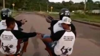 "Dua Detektif" (Edisi Remaster)