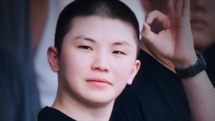 في اليوم الأول لتشيهون في معسكر التدريب، صُدم فور رؤيته لكاميرات الكارات: “مم؟ كيف كنتم هنا؟” 😧 | “ل