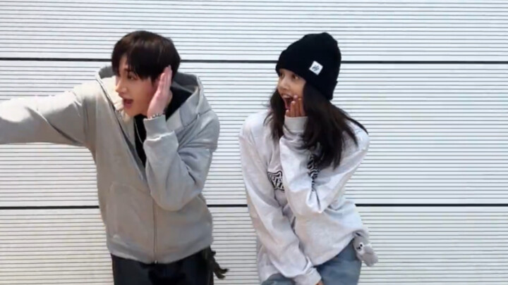 [Fang Can × Lisa] Walkin' On Water Dance Challenge