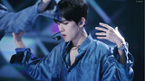 [Byun Baekhyun Focus] Kemeja sutra biru ini sungguh idaman semua orang