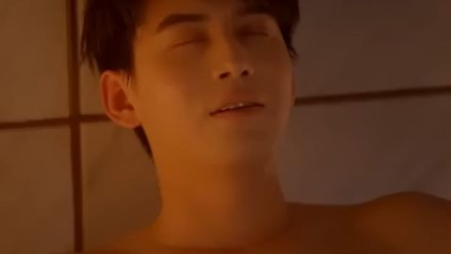 Secara hukum dia kakak tiriku; saat pria lain menyatakan cinta