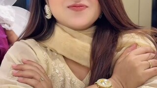 মিষ্টি মেয়ে