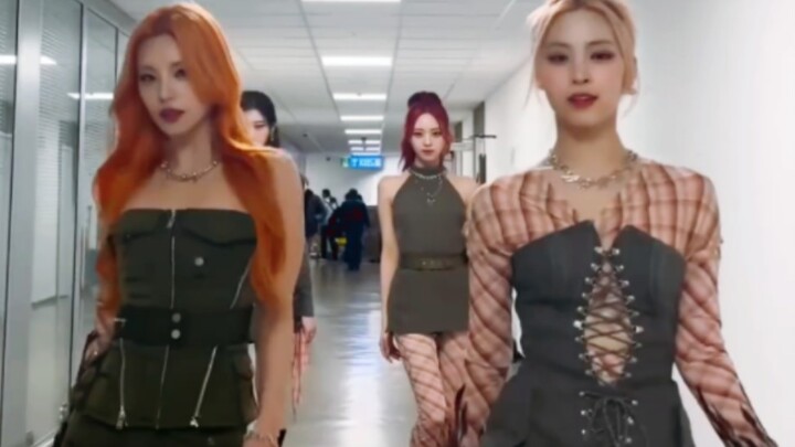 รันเวย์โชว์ 2.0! ความท้าทายการเต้น "UNTOUCHABLE" ของ ITZY