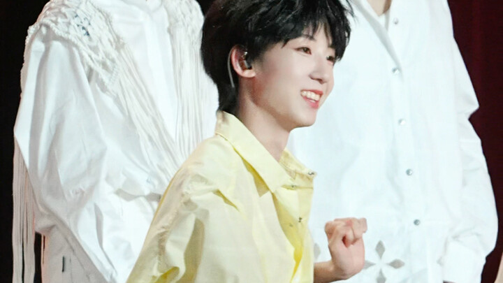 เต้นสุ่มเปลี่ยนฉากเป็นซีรีส์ไอดอลในพริบตา ลูกน้อยหวานจนรู้สึกได้เฉพาะกับคุณเท่านั้น หยางปินเหวิน เต้