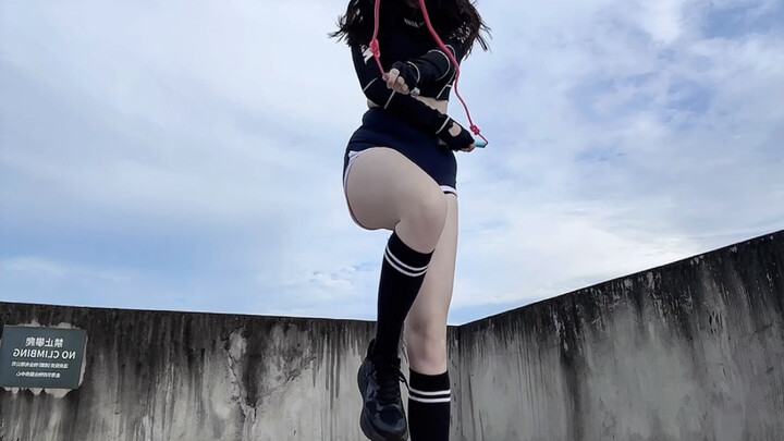 Let me show off my super-flexible, meaty thighs! [Fei Bing's light-footed dance]