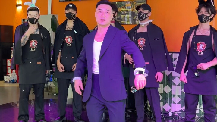 睡不着，来蓝爵感受美好夜生活！